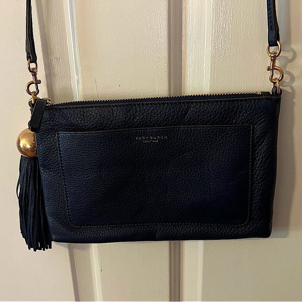 Tory Burch crossbody in navy. Strap approximately 23 1/2” long at longest